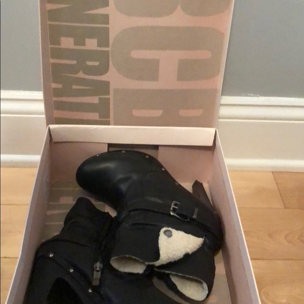 Boot - Picture 7 of 8